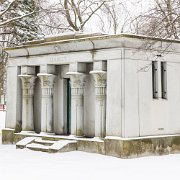 2013-03-16_12-47_16794_WTA_5DM3 The Woodlawn cemetery was established in 1895 and immediately attracted some of the most notable names in the city.The grounds encompass 140 acres (57 ha) and...