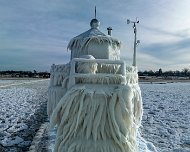 2022-12-28_121822_WTA_Mavic_3-3 Lighthouses - Ice South Haven, Michigan