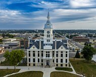 2025-09-14_344058_WTA_Mavic_4_Pro_1x The Marshall County Courthouse in Marshalltown, Iowa, built in 1886, is a commanding example of Classical/Beaux-Arts architecture, designed by John C. Cochrane....
