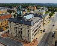 2025-09-14_344910_WTA_Mavic_4_Pro_1x The Webster County Courthouse in Fort Dodge, Iowa, was completed in 1902 and stands as an impressive example of Beaux-Arts and Classical Revival architecture....