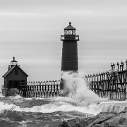 2020-03-29_002003_WTA_5DM4 Grand Haven Lighthouse Waves