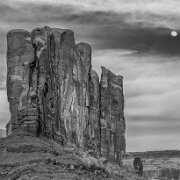 2015-04-01_75910_WTA_5DM3-Edit Monument Valley (Navajo: Tsé Biiʼ Ndzisgaii, meaning valley of the rocks) is a region of the Colorado Plateau characterized by a cluster of vast sandstone...