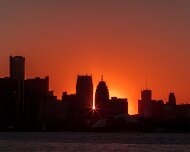 2015-10-11_83379_WTA_5DSR Detroit Skyline Sunset